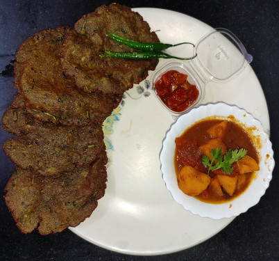 4 Bajre Ki Kachori With Aloo Ki Sabji