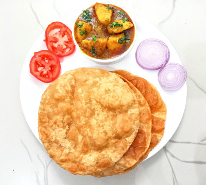 Aloo Bhaji With 4 Soft Poori