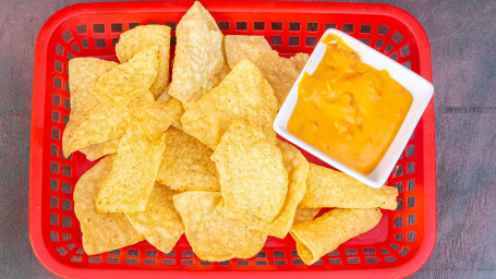 Tortilla Chips Og Queso