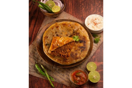 Jumbo Tasty Chicken Keema Paratha (Served With Amul Butter)