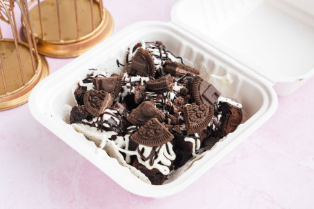 Eggless Cookies And Cream Brownie Box