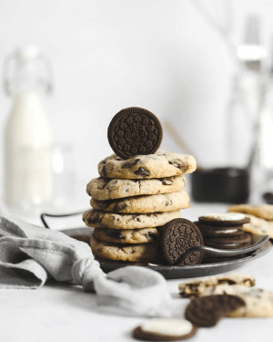 Oreo Cream Cheese Cookie