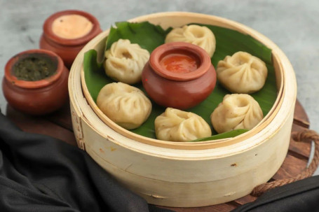 Spicy Veggie Steamed Momos [5 Pieces]