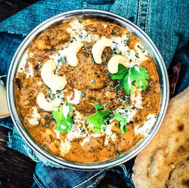 Kaju Curry With 8 Tawa Butter Roti