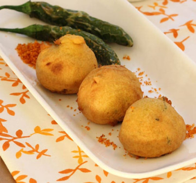 Aloo Wada (1 Pc)