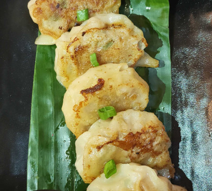 Chicken Gyozas [8 Pieces]