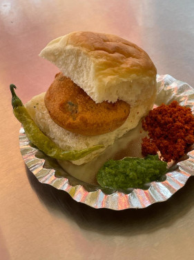 Khidki Vada Pav