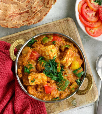 Kadai Paneer With 4 Roti