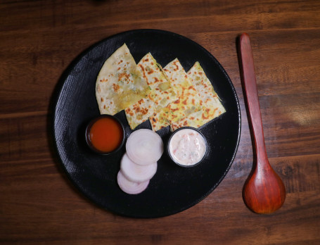 Aalu Paratha Curd