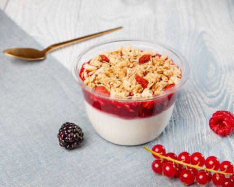 Yogourt Granola Au Coulis De Framboise