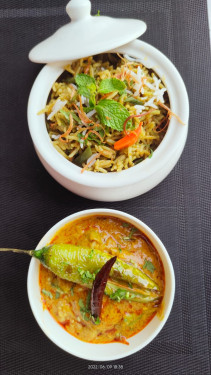 Hyderabadi Veg Biryani With Mirch Ka Salan