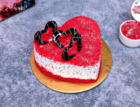 Red Velvet Cake Heart Shape (500 Grms)