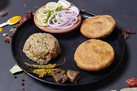 Deep Fried Litti With Chokha (Big Size Litti)