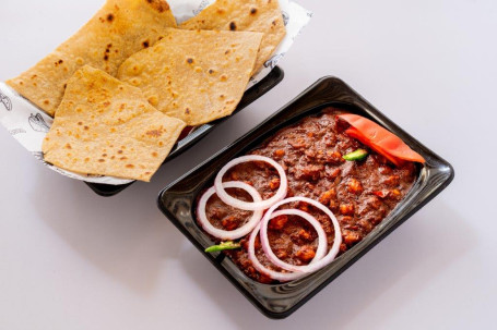 Amritsari Chole Breads Combo