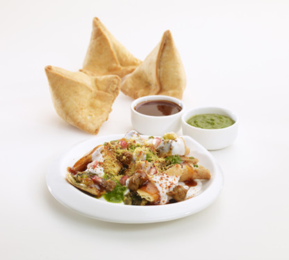 Samosa Chaat With Chhole