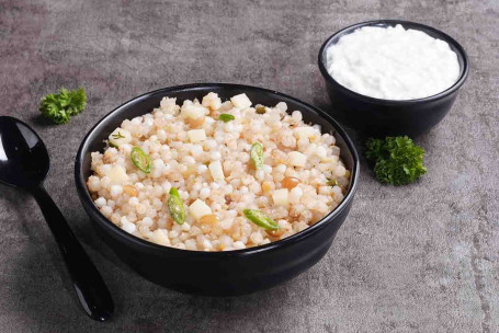 Sabudana Khichdi (500 Gm) And Curd Combo