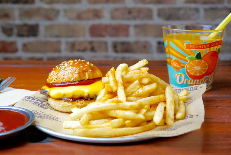 Beef Slider And Chips