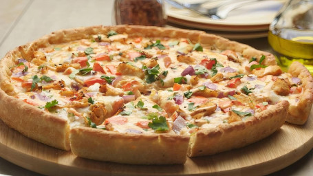 Butter Chicken Pizza Twist