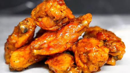 8 Classic Bone-In Wings