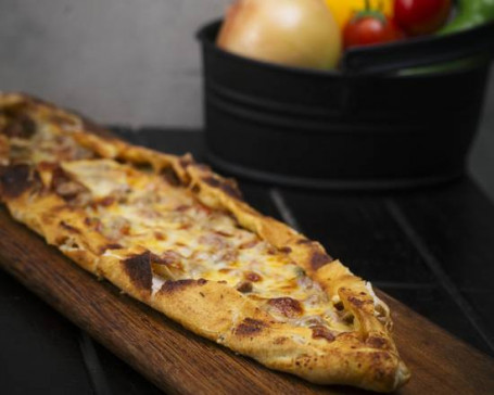 Chilli Prawn Pide