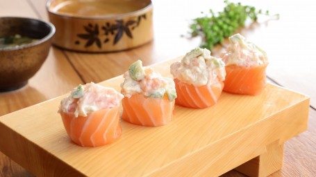 Salmon Avocado Seafood Ship Pieces)