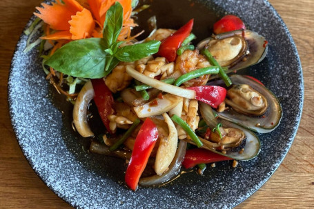 Stir Fried Chilli Basil (Seafood)