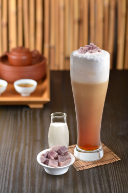 Dòng Yù Xiāng Hóng Chá Ná Tiě Iced Taro Black Tea Taro Black Tea Latte