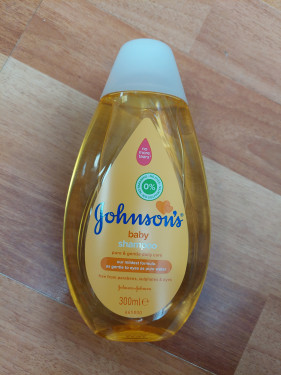 Johnson's Baby Shampoo 300Ml