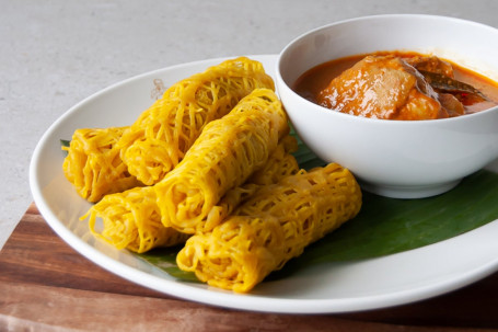 3 Roti Jala With 2 Pieces Curry Chicken