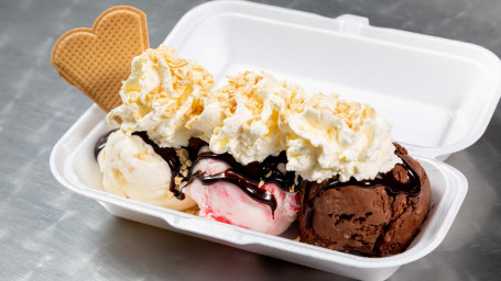 Chocolate Fudge Sundae Vanilla Or Chocolate Ice Cream