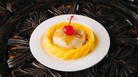 Sweet Sticky Rice With Fresh Mango (Seasonal)