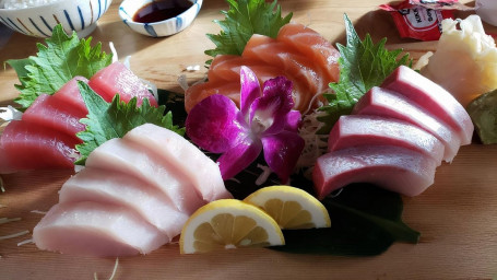 Assorted Sashimi 16 Pcs