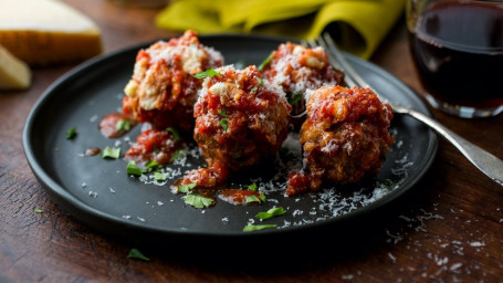 Homemade Meatballs (3 Pieces)