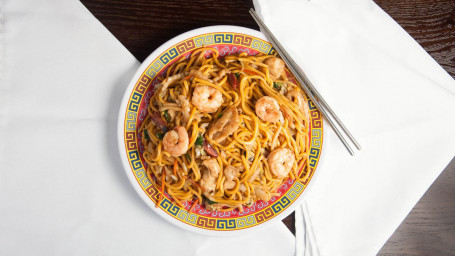 34. Hus Special Lo Mein