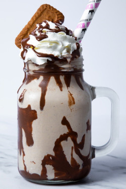 Biscoff Choco-Tella Shake