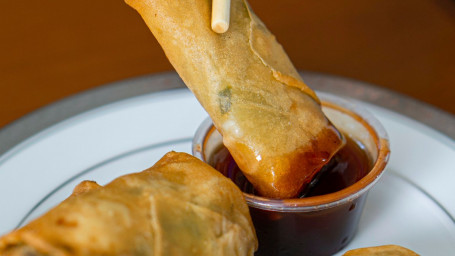 B2. Vegetarian Egg Rolls Zhāi Chūn Juǎn (5 Pcs)