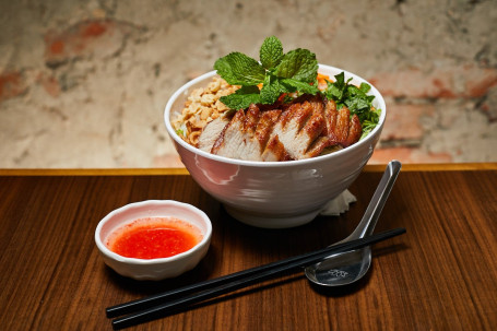 Xiāng Máo Zhū Jǐng Ròu Lāo Méng F7: Lemongrass Pork Neck With Dry Noodles (Bun Thit Co)