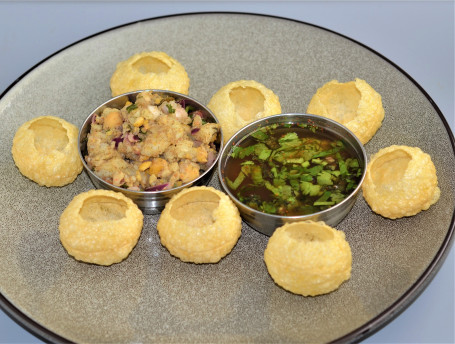 Gol Gappas(Pani Puri)