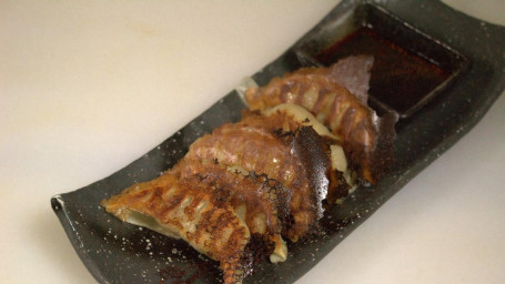 Pan-Fried Gyoza (6Pcs)