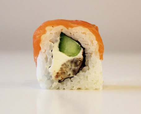 26. Unagi Salmon Maki (8 Pcs)