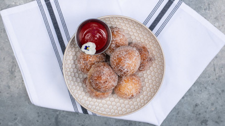 Ricotta Bomboloni