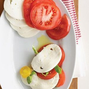 Frisk Mozzarella- Og Tomatsalat