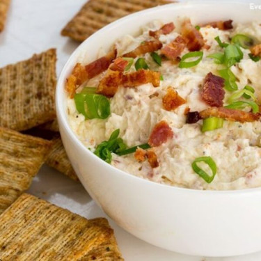 Hvid Cheddar Bacon Dip