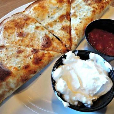 Frokost Combo Halv Portion Kylling Bacon Ranch Quesadillas