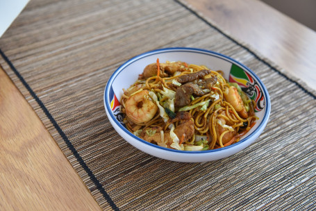 L2. Reje Chow Mein