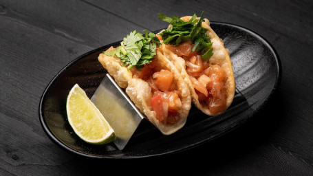 Salmon Poke Tacos* (2 Stk)