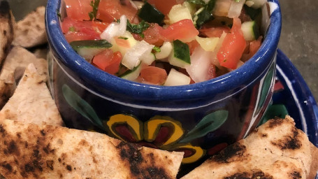 Israeli Salad With Pita Chips (1)