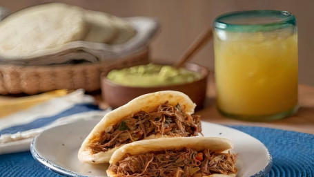 A1. Ropa Vieja Arepa